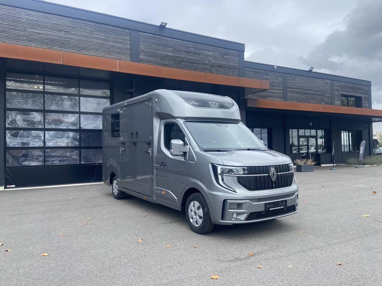 Furgoneta para caballos STX  2025 Nuevo