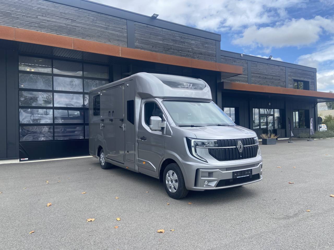 Furgoneta para caballos STX  2025 Nuevo