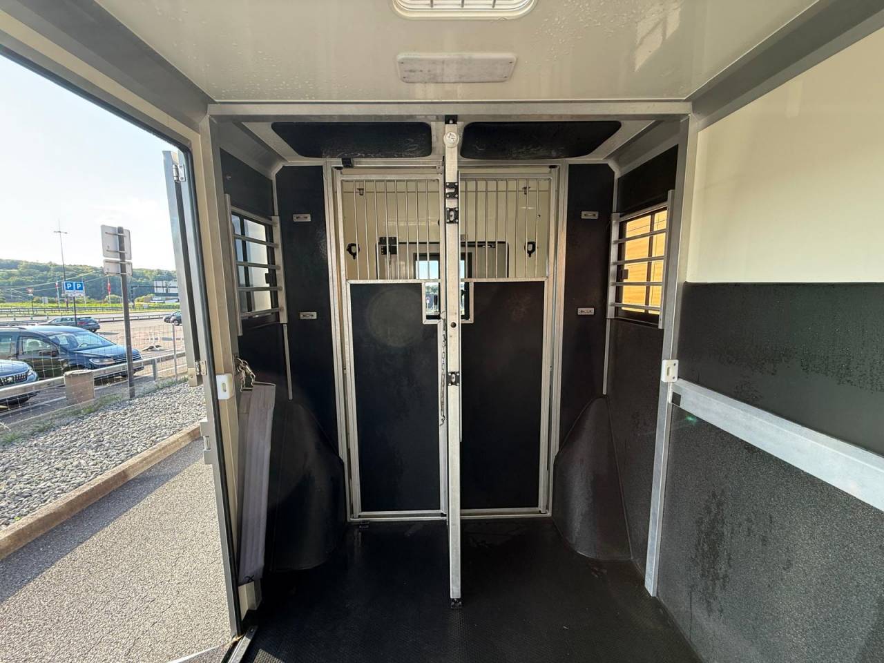 Furgoneta para caballos STX STX 2021 De segunda mano