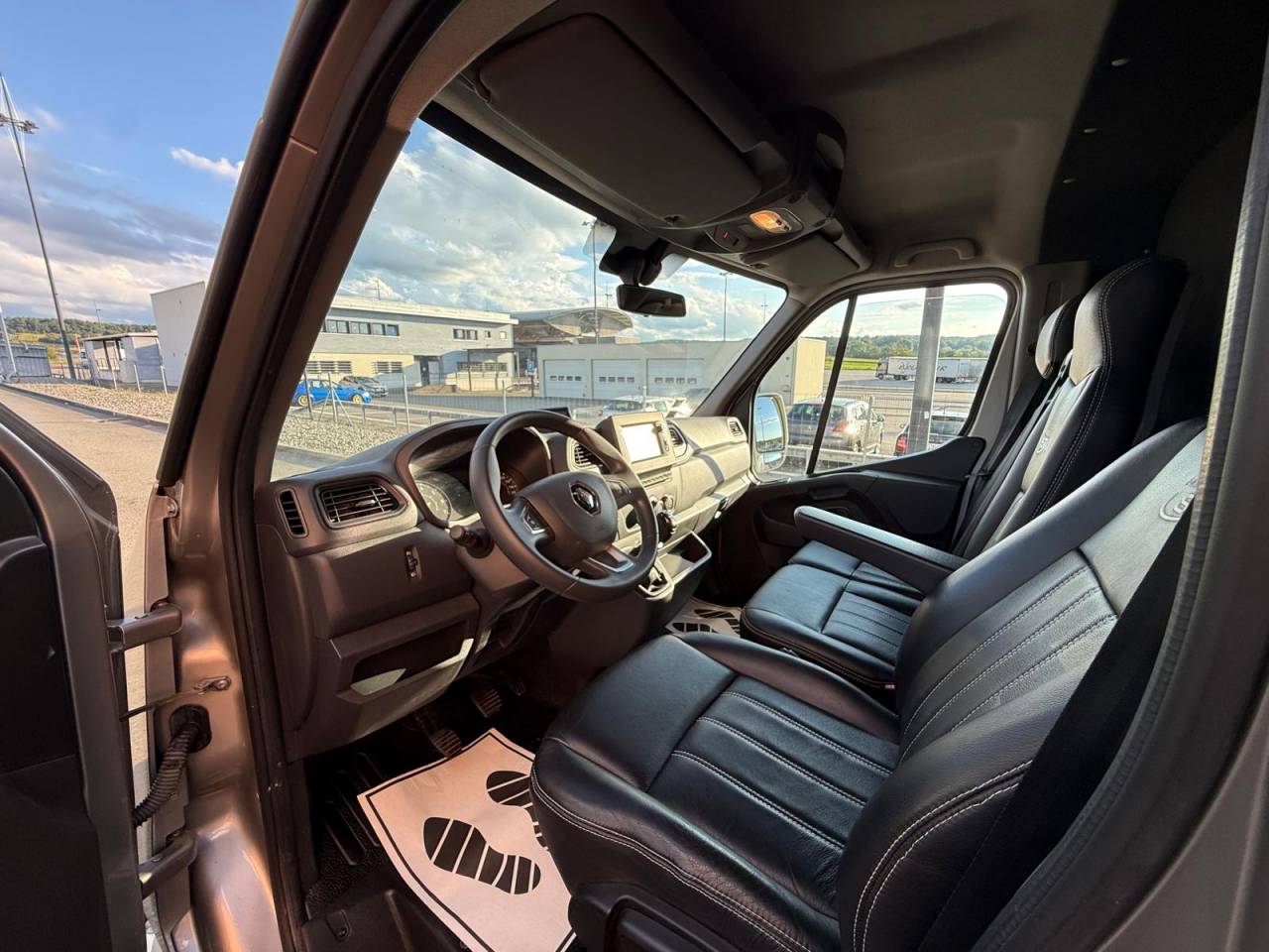 Furgoneta para caballos STX STX 2021 De segunda mano