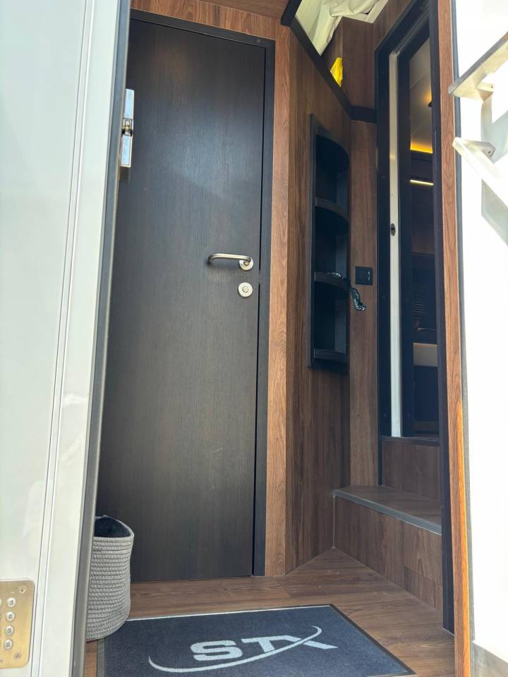 Camión para caballos Volvo Volvo FH13 540 2023 De segunda mano