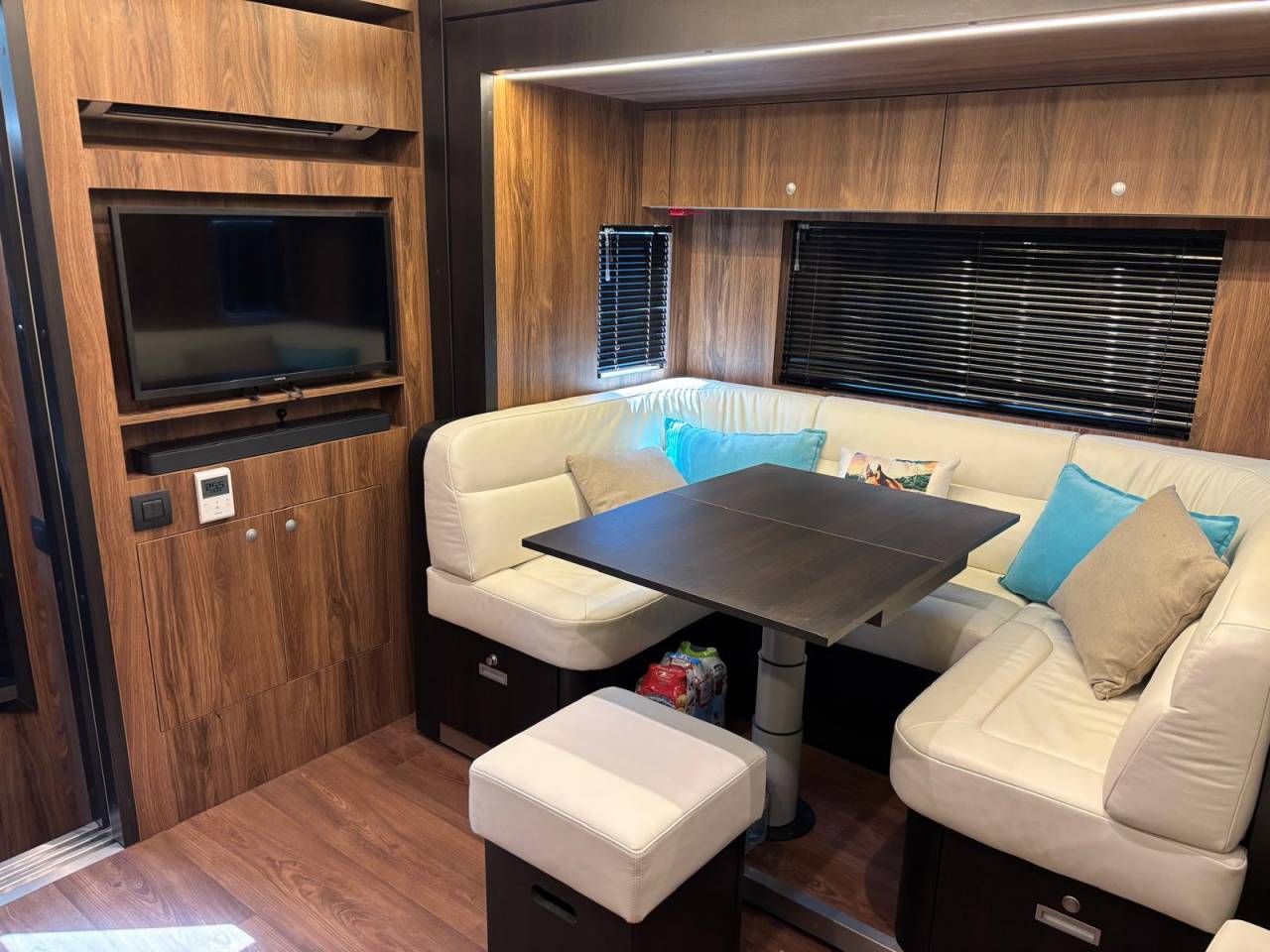 Camión para caballos Volvo Volvo FH13 540 2023 De segunda mano