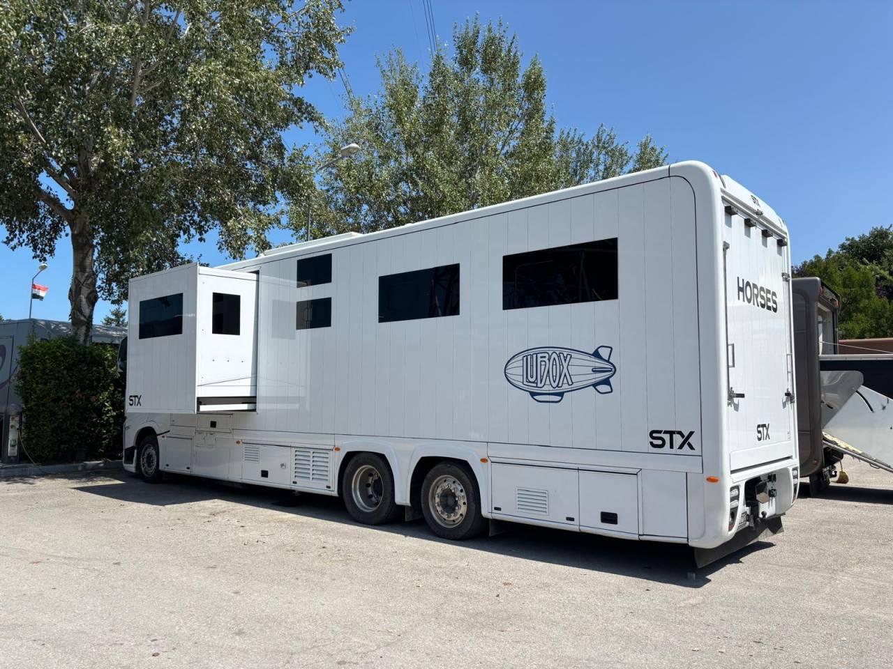 Camión para caballos Volvo Volvo FH13 540 2023 De segunda mano