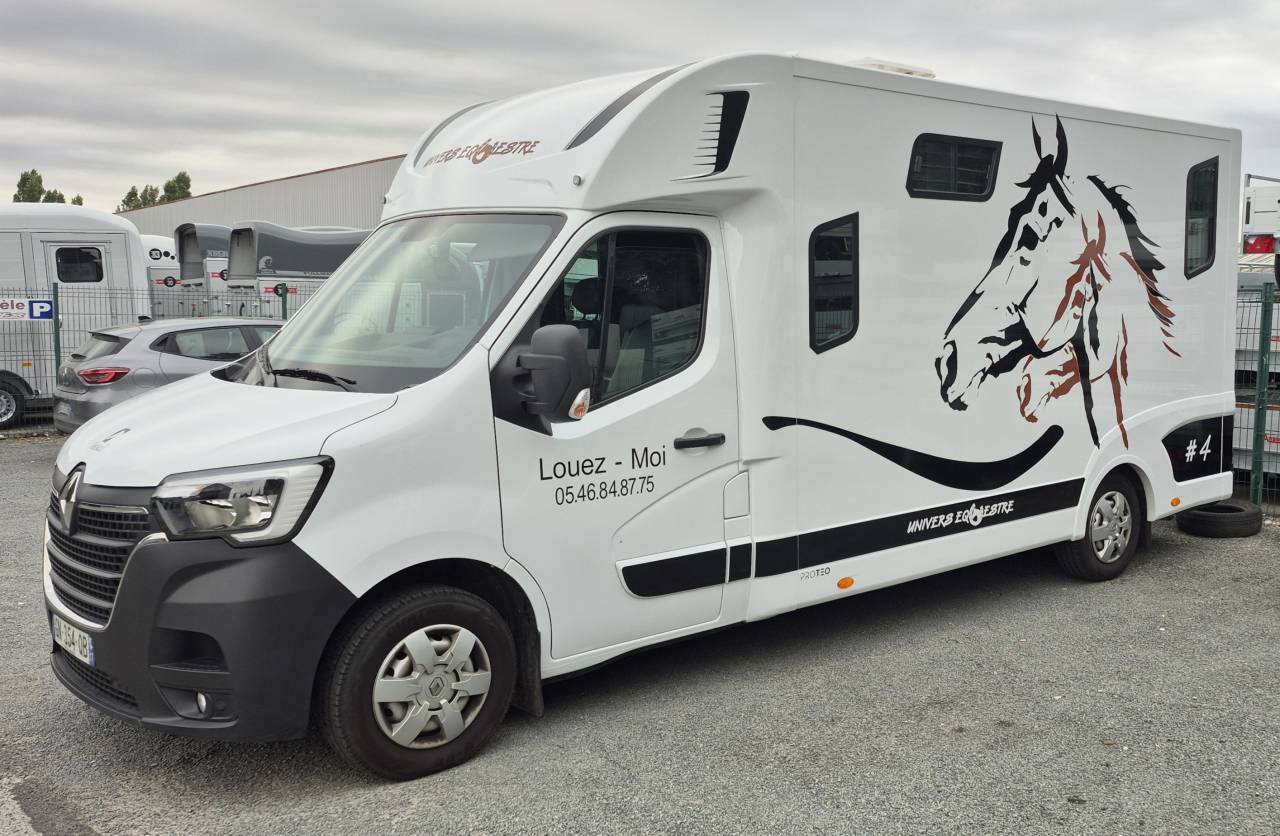 Furgoneta para caballos Renault  2022 De segunda mano
