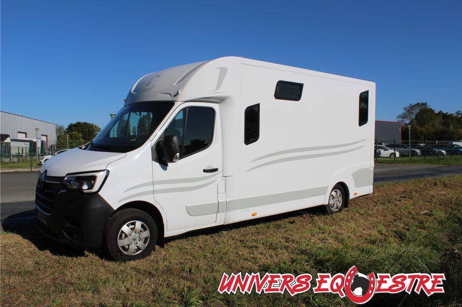 Furgoneta para caballos Renault  2023 De segunda mano