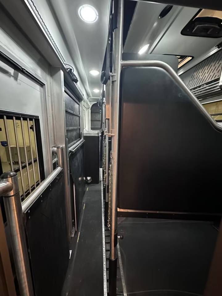 Camión para caballos Otra marca VOLVO 0 De segunda mano