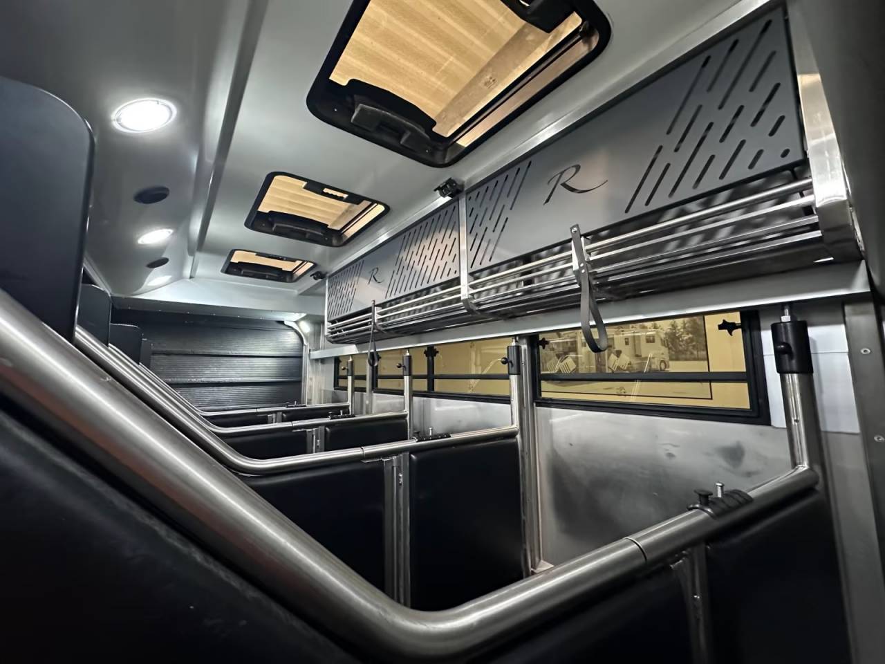 Camión para caballos Otra marca VOLVO 0 De segunda mano