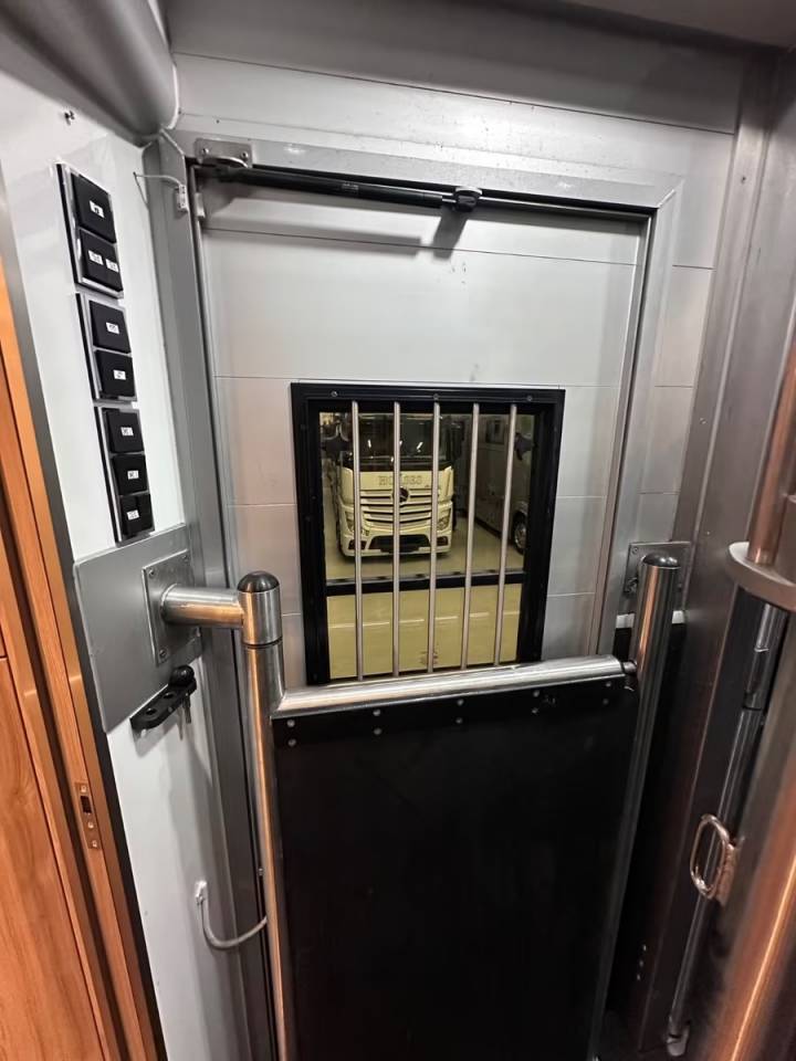 Camión para caballos Otra marca VOLVO 0 De segunda mano