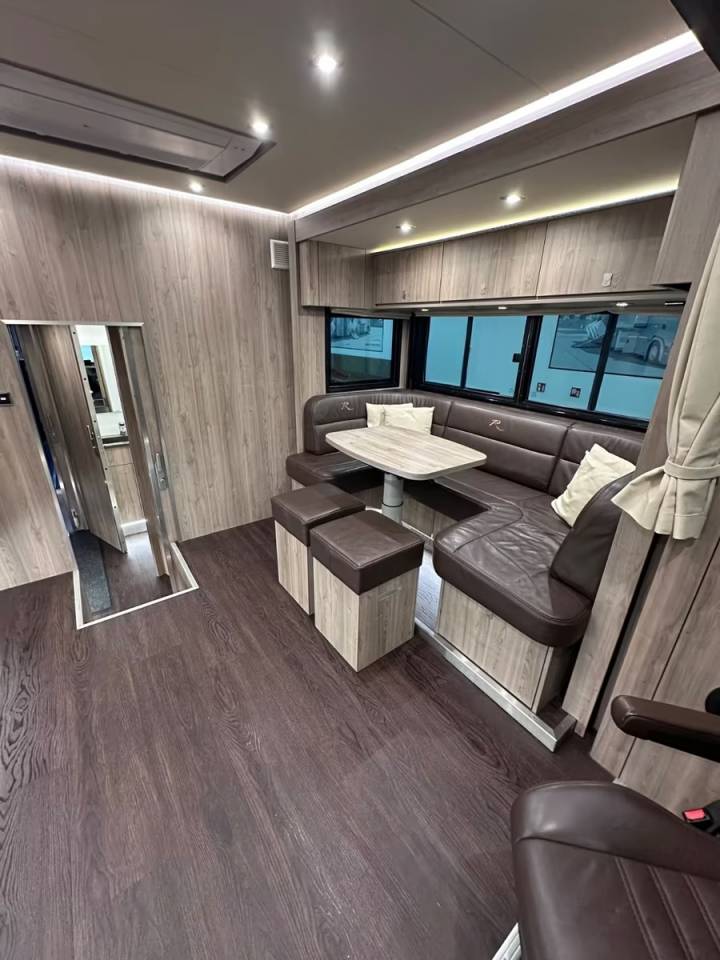 Camión para caballos Otra marca VOLVO 0 De segunda mano