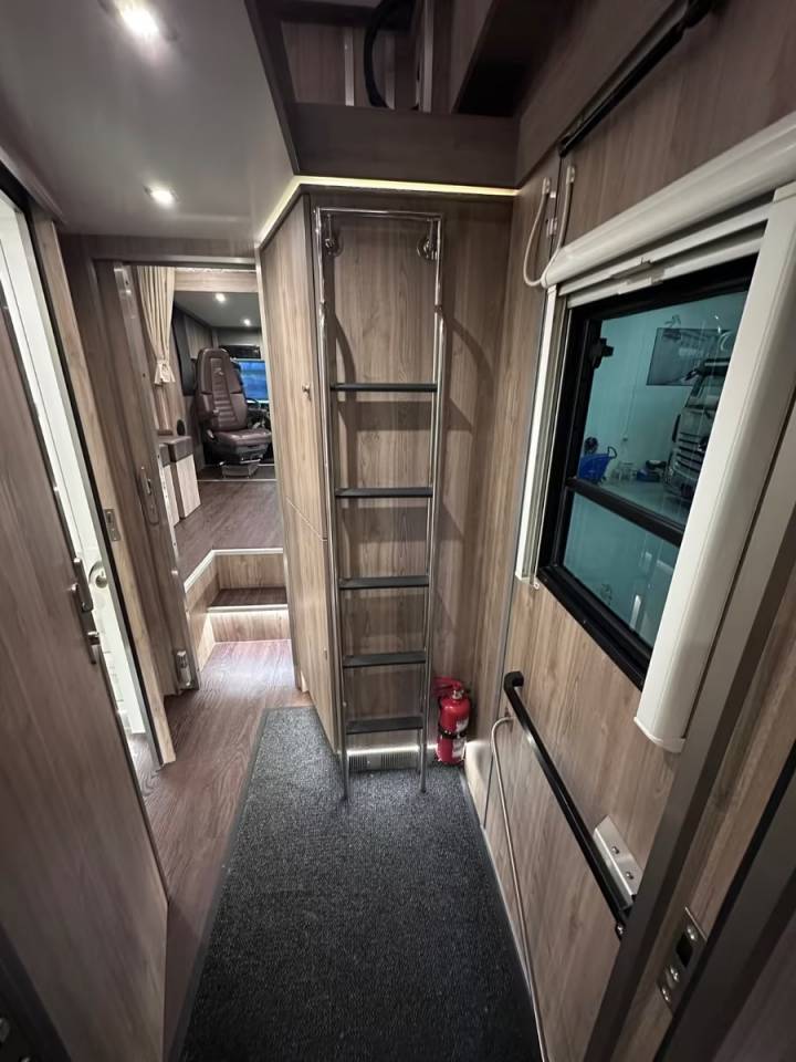 Camión para caballos Otra marca VOLVO 0 De segunda mano