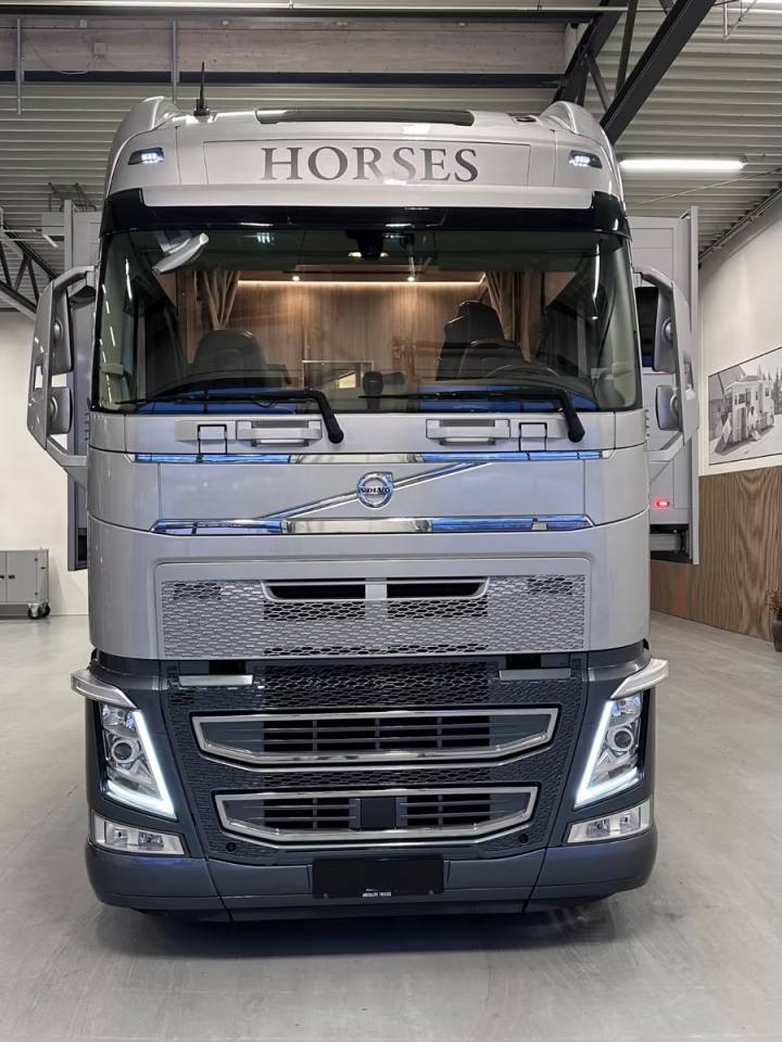 Camión para caballos Otra marca VOLVO 0 De segunda mano