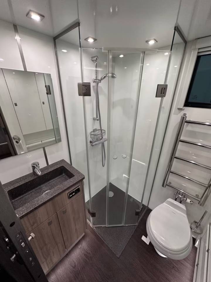 Camión para caballos Otra marca VOLVO 0 De segunda mano