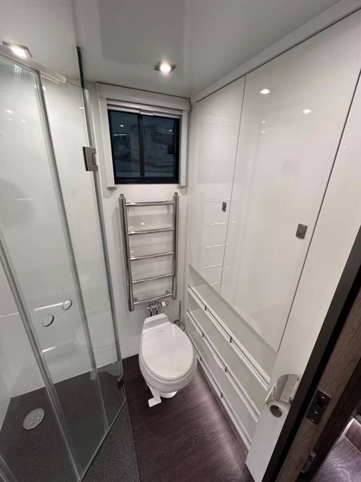 Camión para caballos Otra marca VOLVO 0 De segunda mano