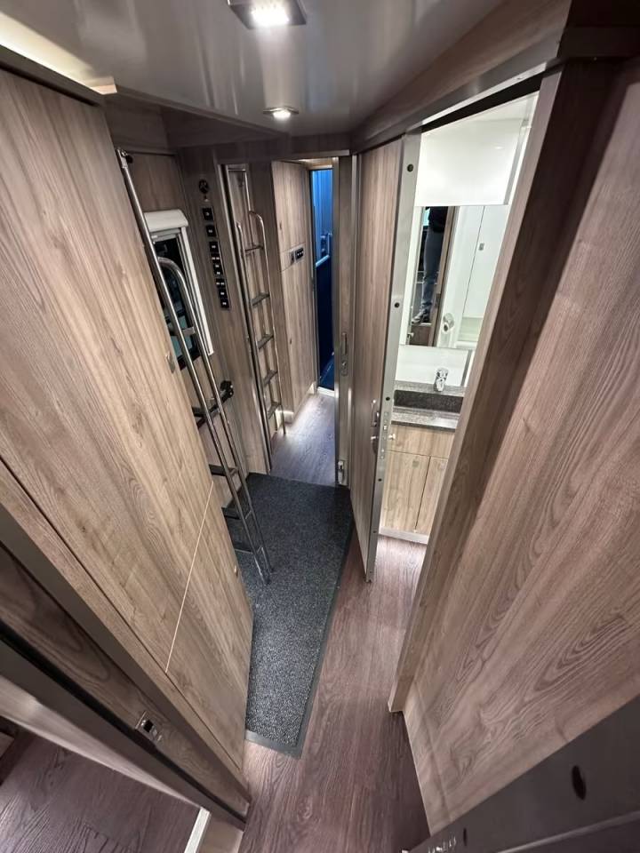 Camión para caballos Otra marca VOLVO 0 De segunda mano