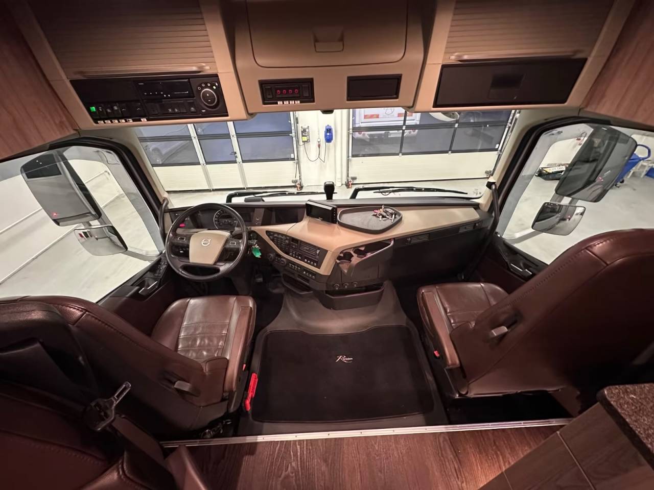 Camión para caballos Otra marca VOLVO 0 De segunda mano