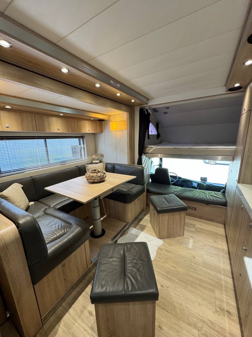 Camión para caballos STX SCANIA 2014 De segunda mano