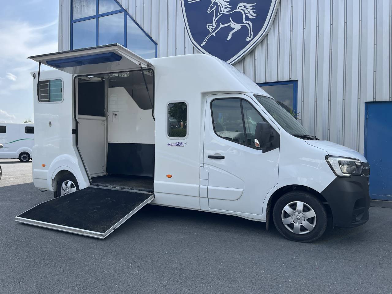 Furgoneta para caballos Barbot D5 2021 De segunda mano