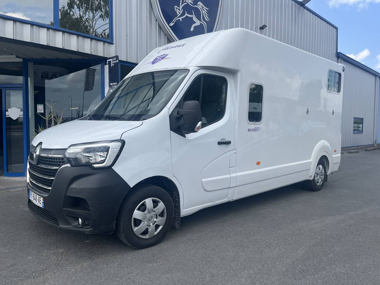 Furgoneta para caballos Barbot D5 2021 De segunda mano