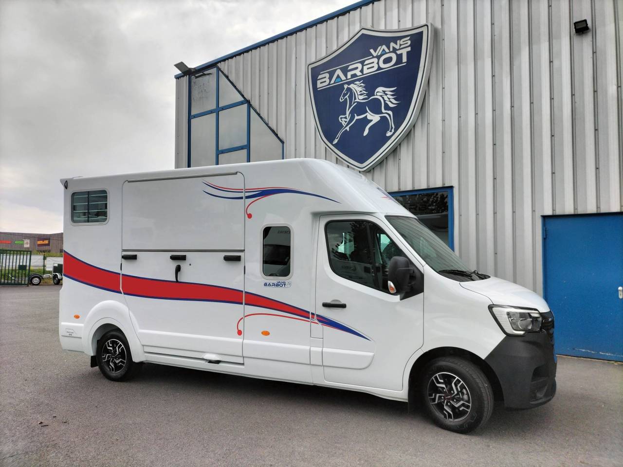 Furgoneta para caballos Barbot D5 2023 De segunda mano