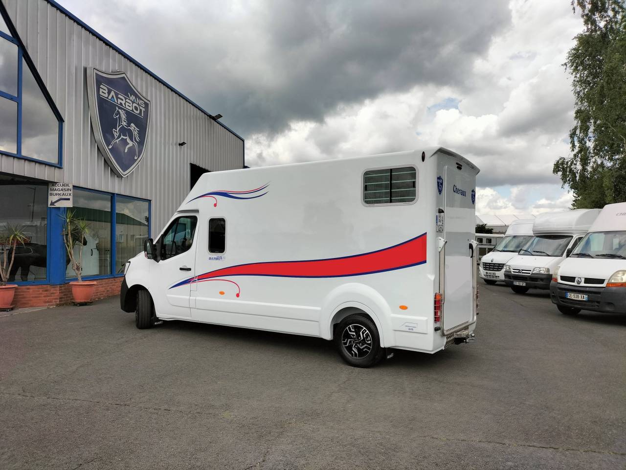 Furgoneta para caballos Barbot D5 2023 De segunda mano