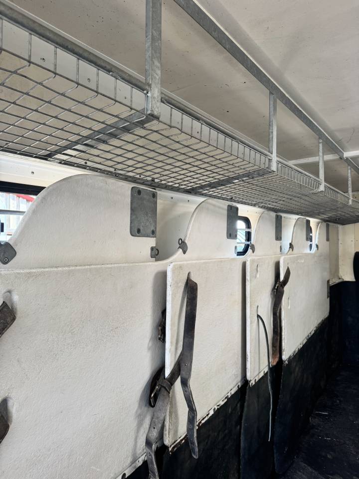 Camión para caballos Scania 94XS 2000 De segunda mano