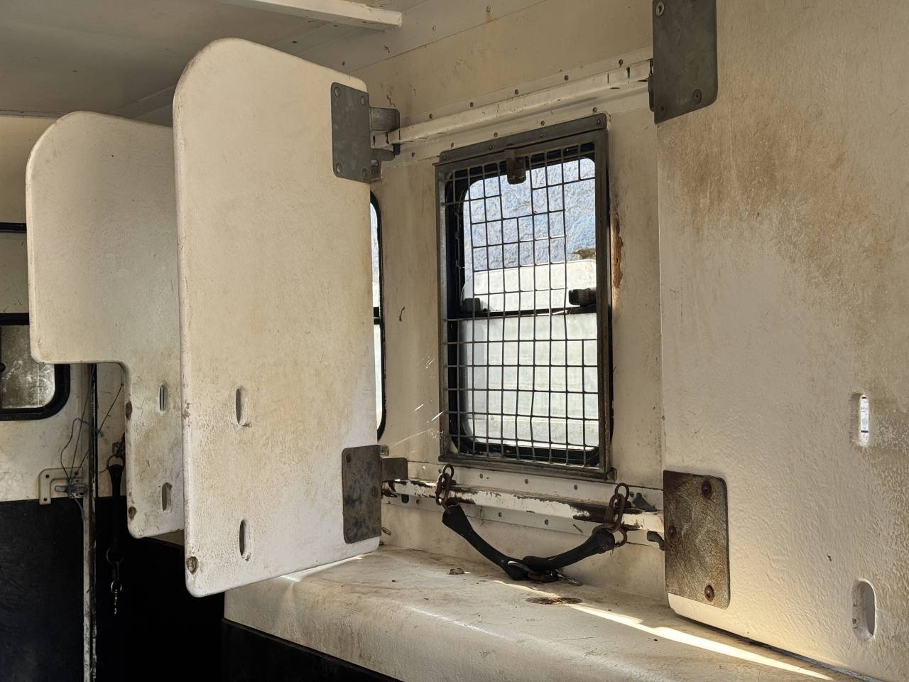 Camión para caballos Scania 94XS 2000 De segunda mano