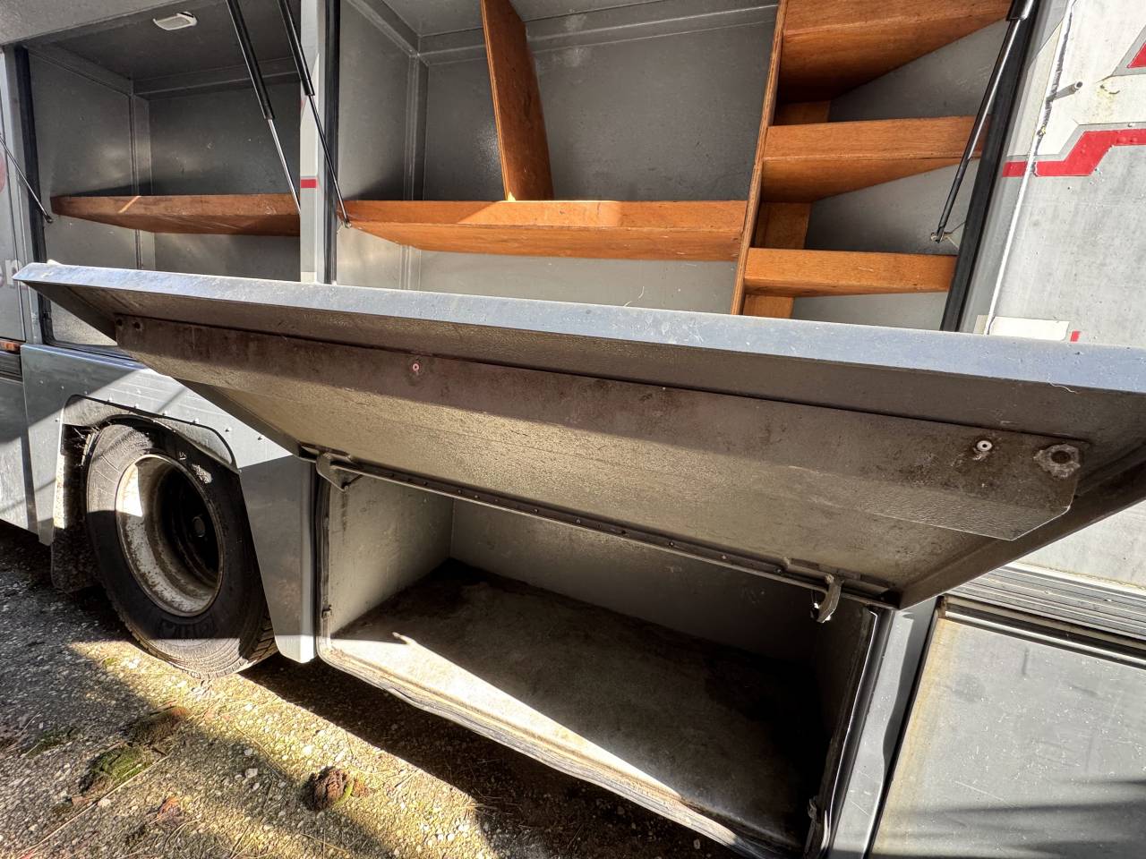 Camión para caballos Scania 94XS 2000 De segunda mano