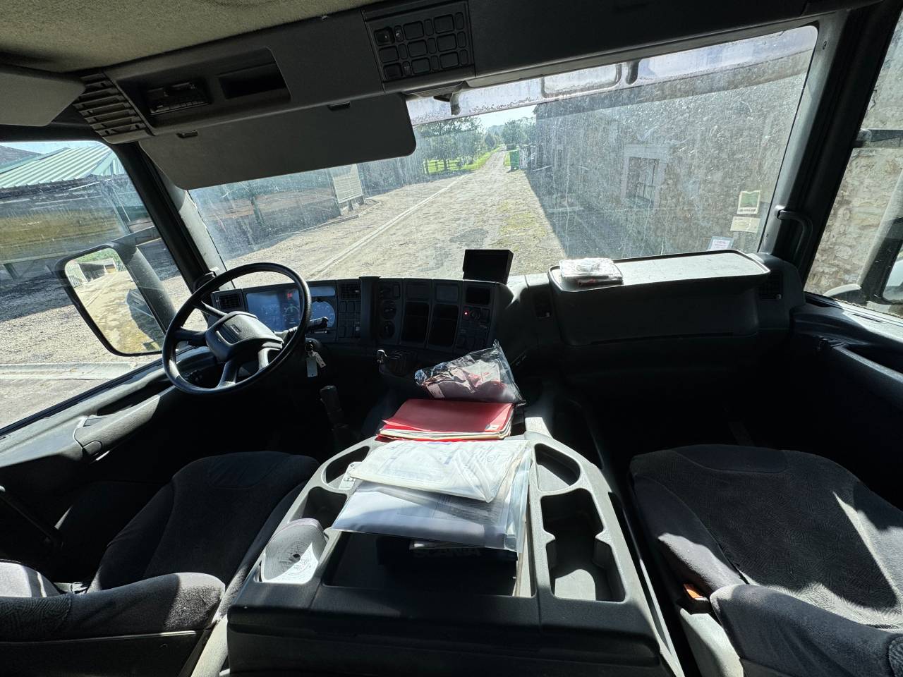 Camión para caballos Scania 94XS 2000 De segunda mano