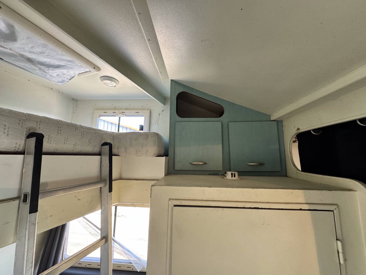 Camión para caballos Scania 94XS 2000 De segunda mano