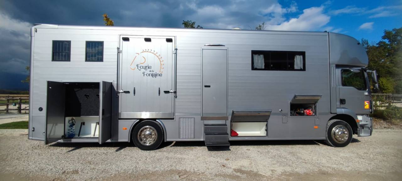 Camión para caballos Man MAN - TGM 2018 De segunda mano