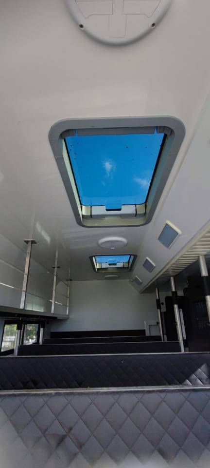 Camión para caballos Man MAN - TGM 2018 De segunda mano