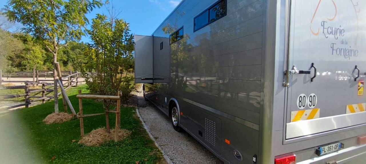 Camión para caballos Man MAN - TGM 2018 De segunda mano