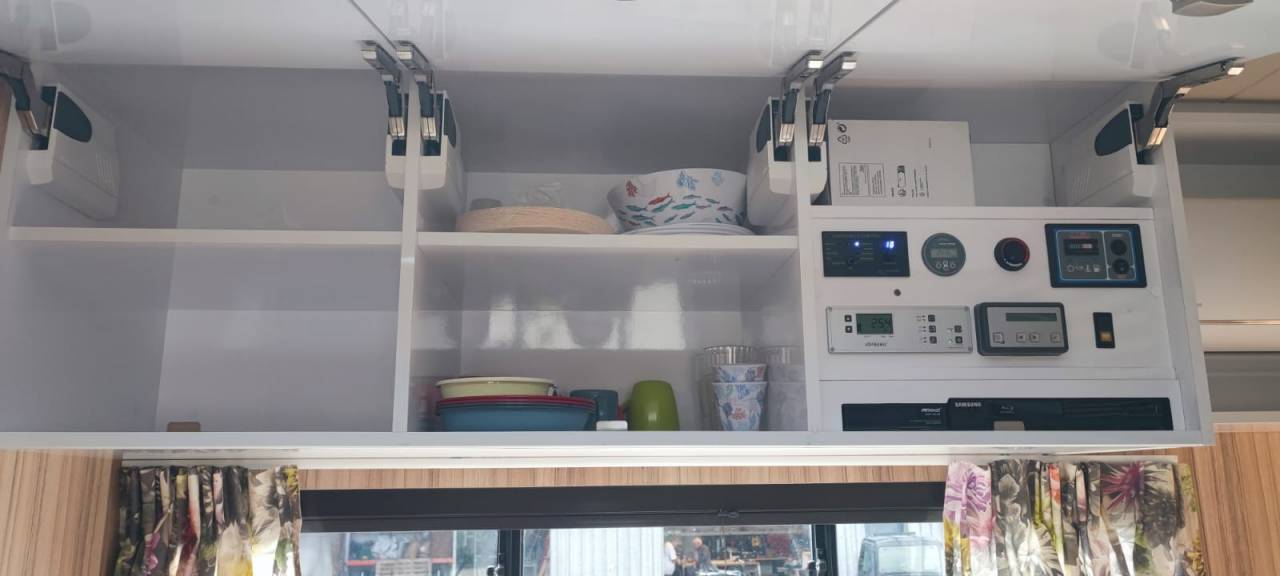 Camión para caballos Man MAN - TGM 2018 De segunda mano