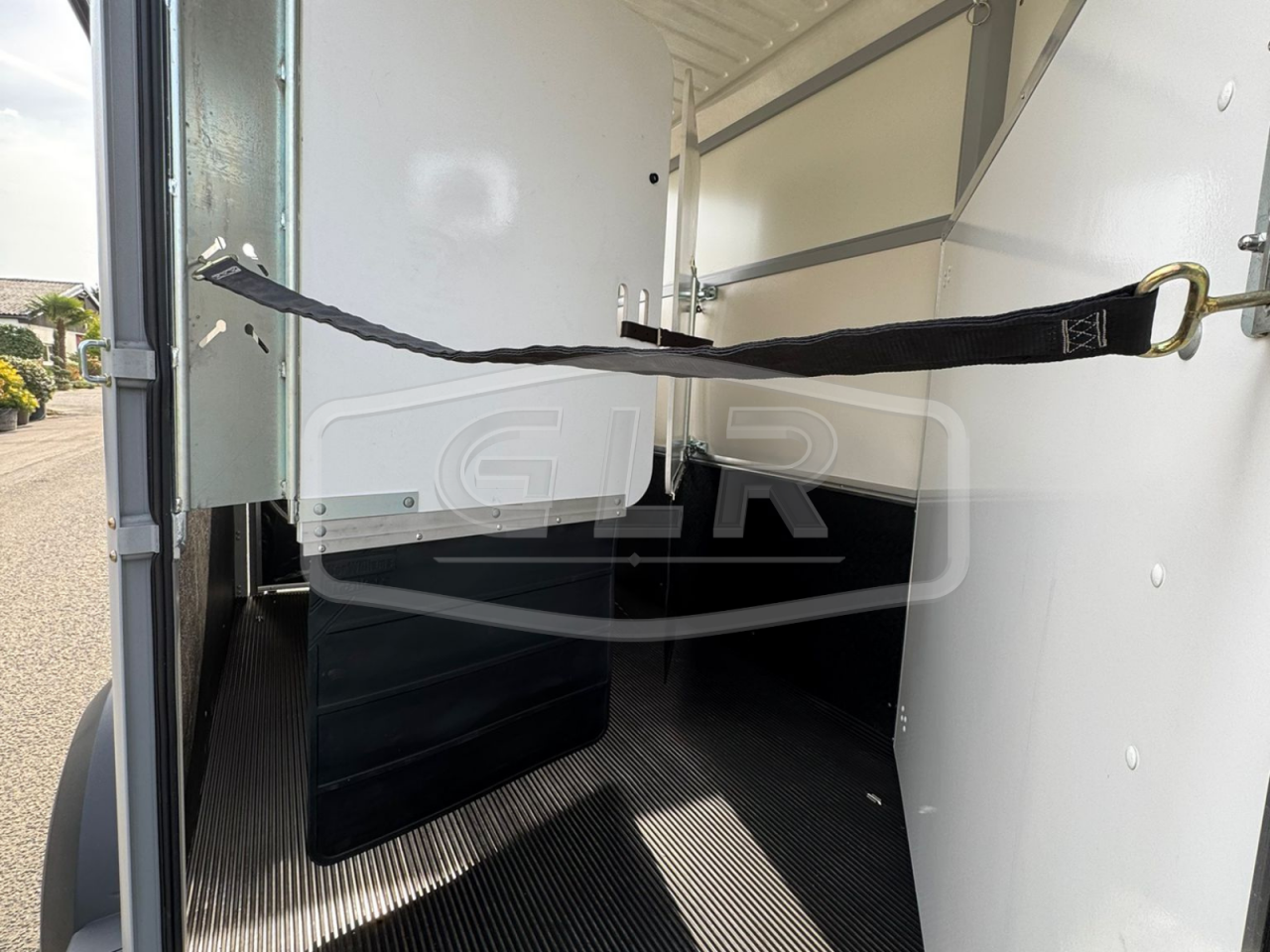 Van caballos Ifor Williams HB 511 DIAGONAL PP 2 Caballos 2025 Nuevo