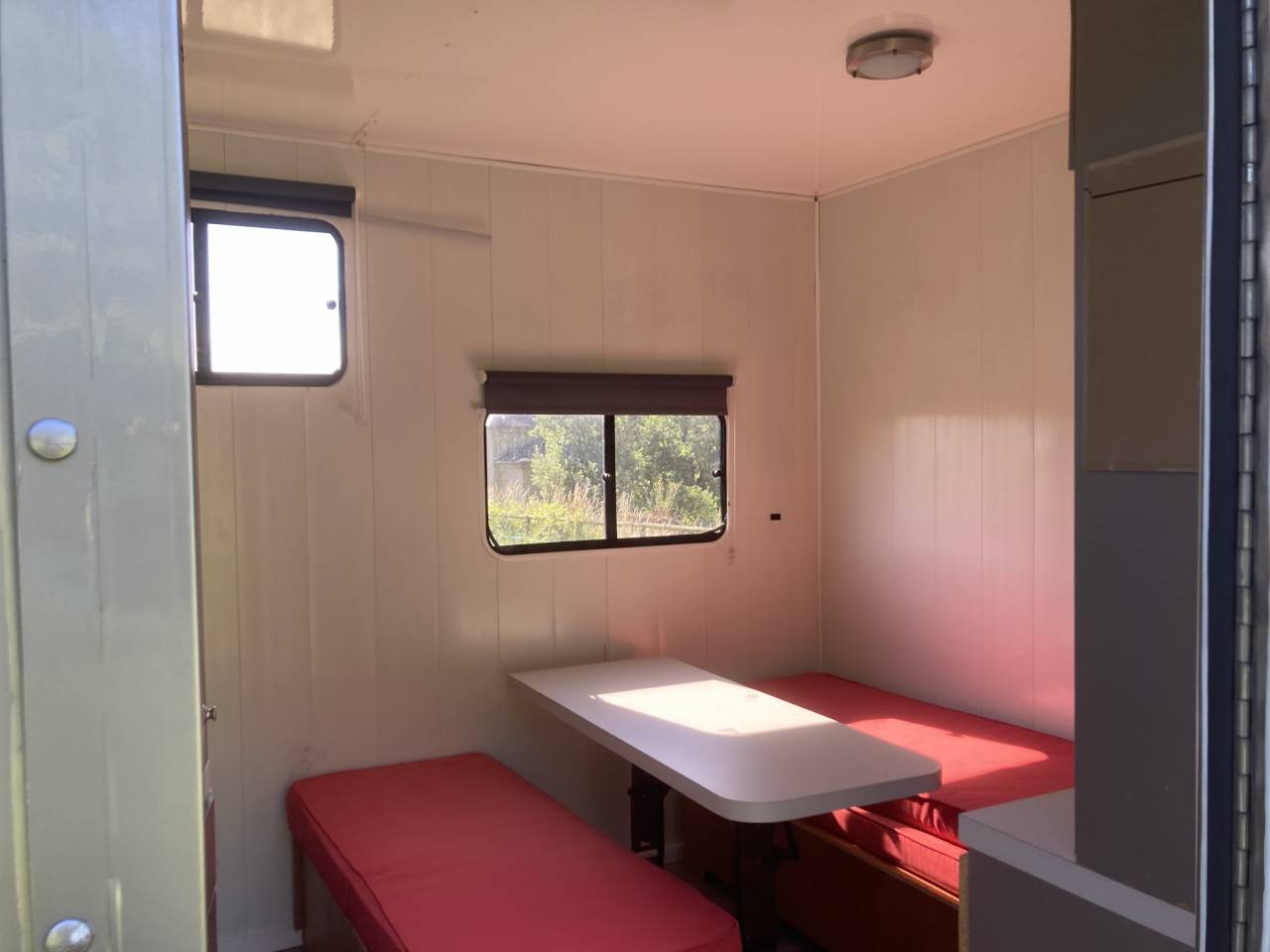 Cami&oacute;n para caballos Mercedes Atego 1999 De segunda mano