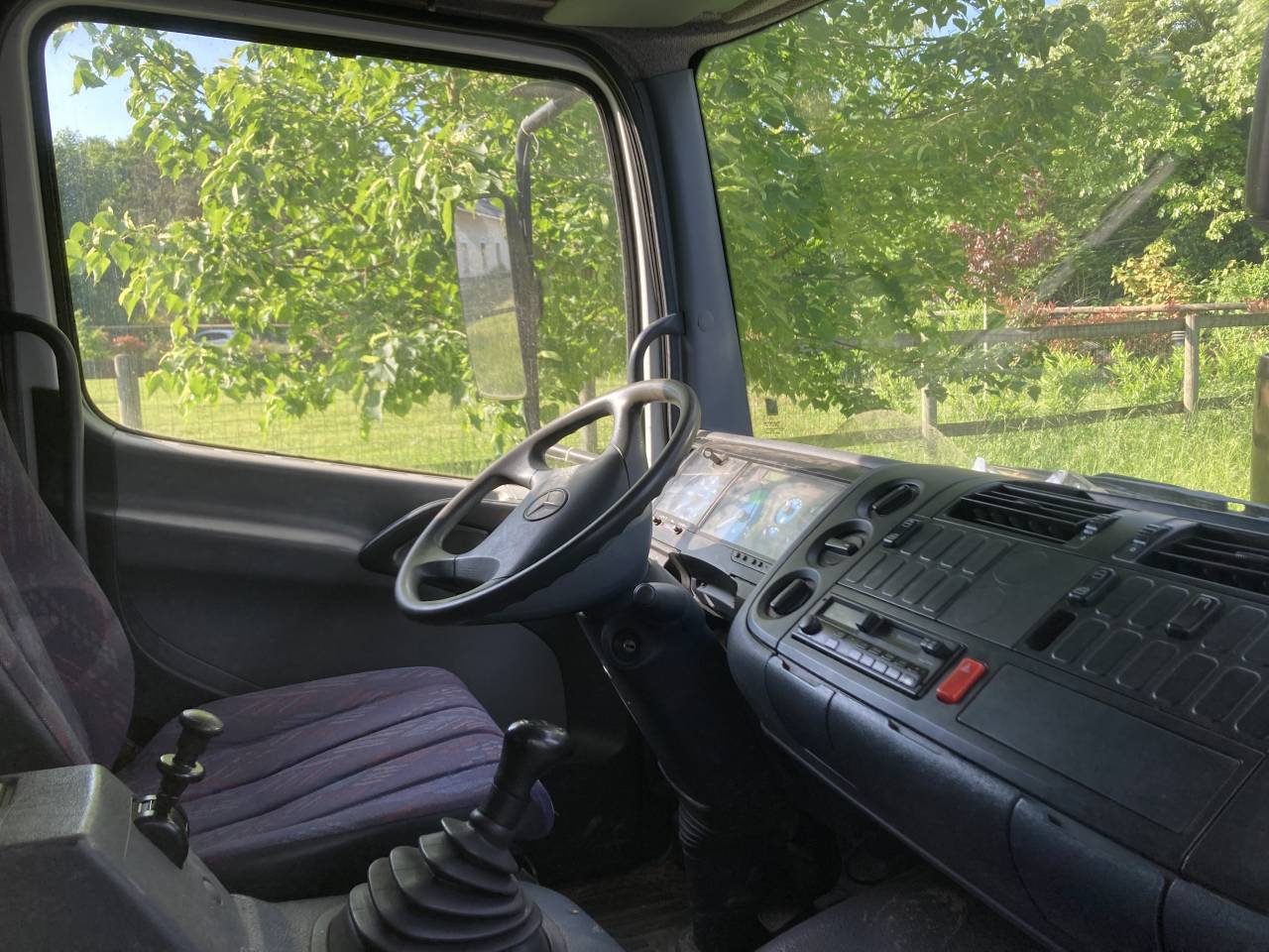 Cami&oacute;n para caballos Mercedes Atego 1999 De segunda mano