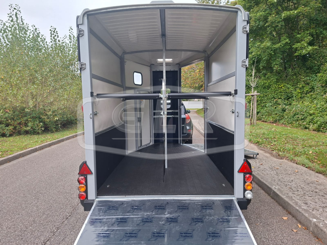 Van caballos Ifor Williams HB 511 2 Caballos 2025 Nuevo