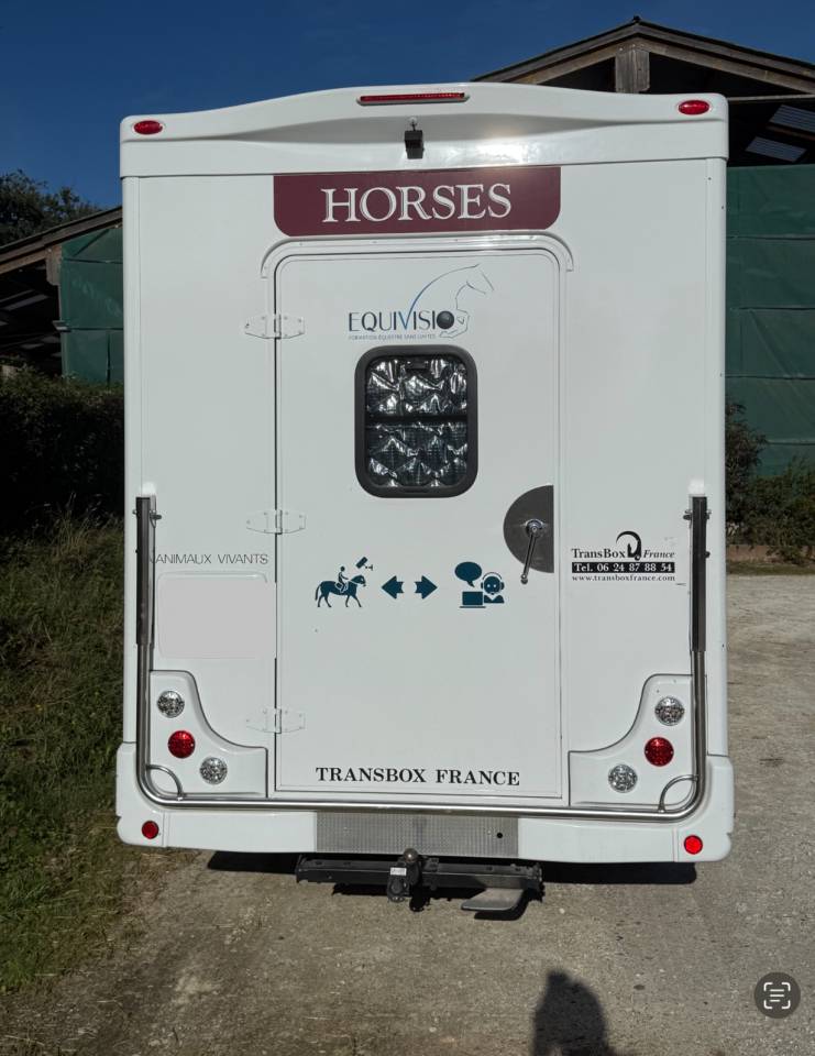 Furgoneta para caballos Trans Box Master 2025 Nuevo