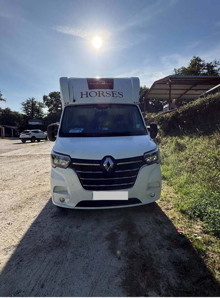 Furgoneta para caballos Trans Box Master 2025 Nuevo