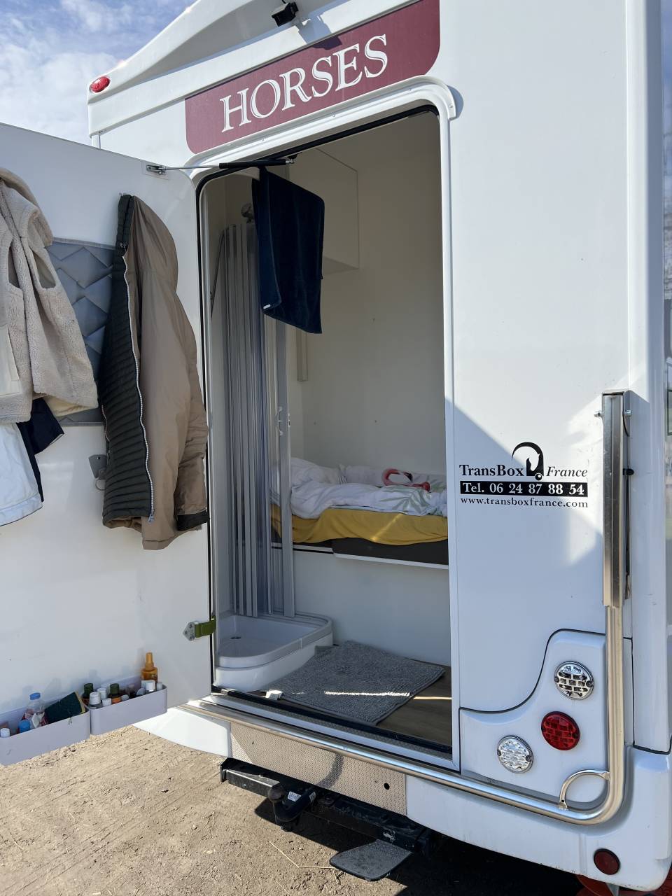 Furgoneta para caballos Trans Box Master 2025 Nuevo