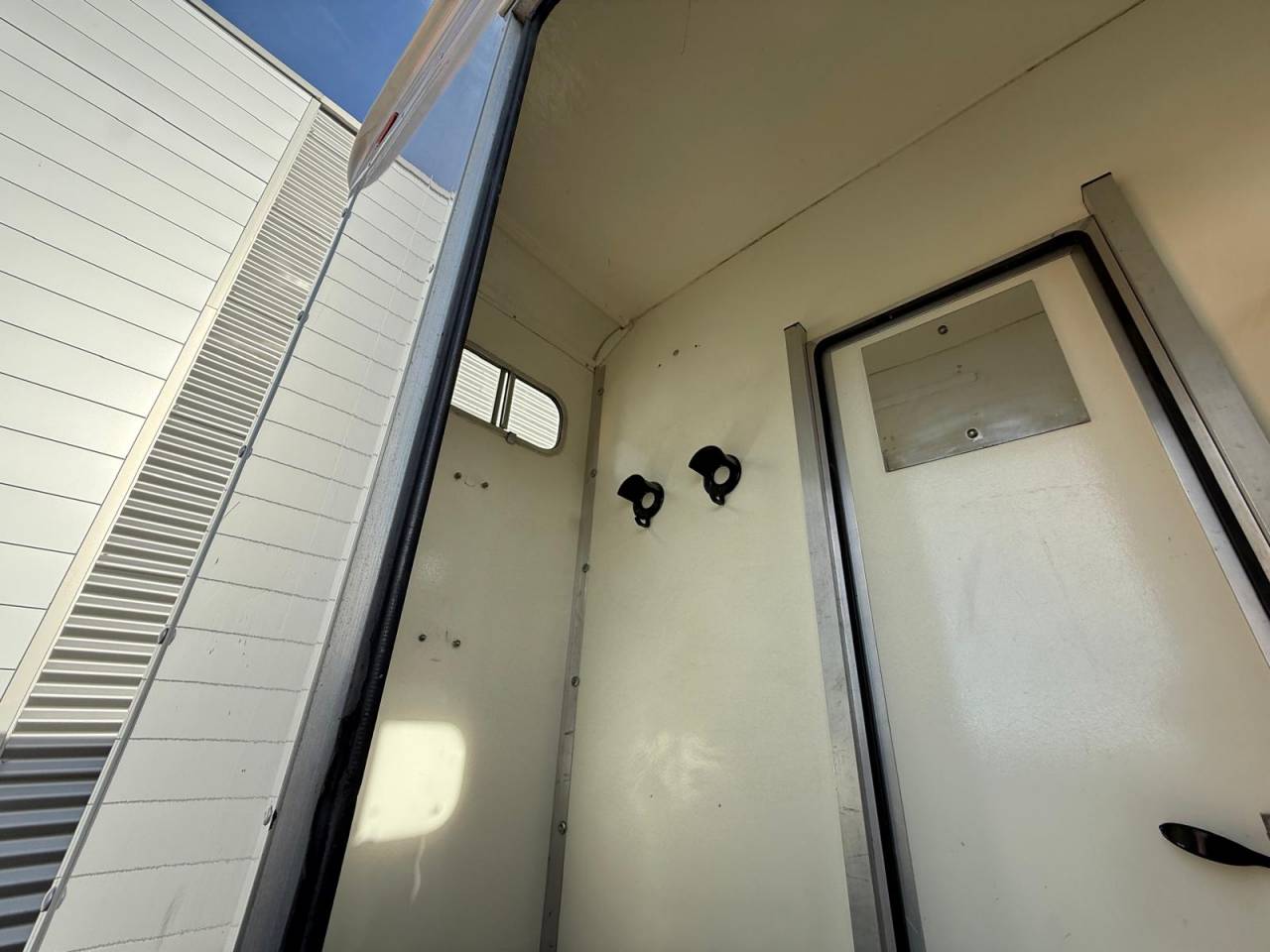 Furgoneta para caballos Equi-Trek EQUI-TREK 3 PLACES 2009 De segunda mano