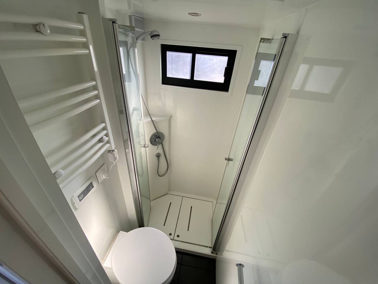 Cami&oacute;n para caballos Scania P 410 2017 De segunda mano