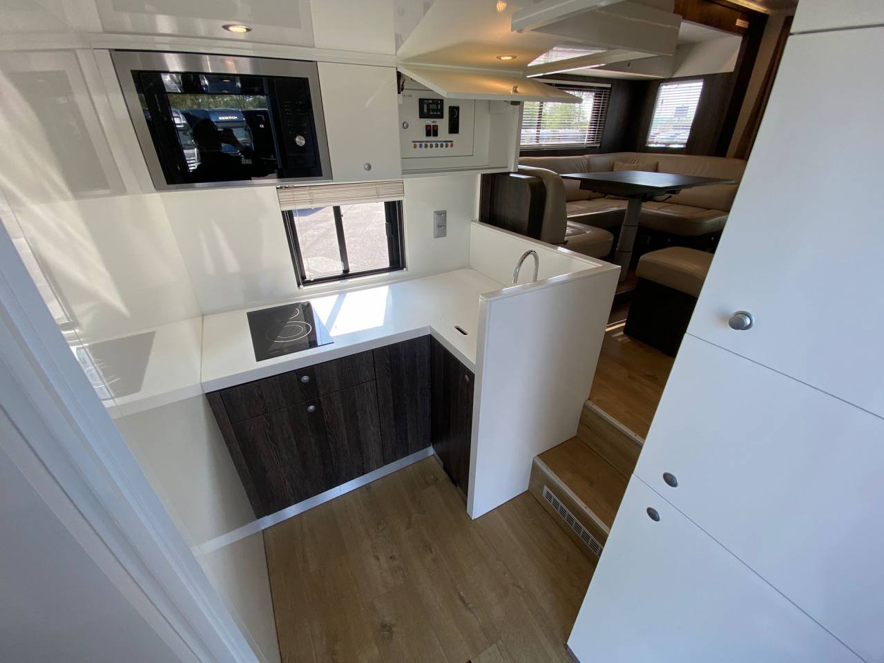 Cami&oacute;n para caballos Scania P 410 2017 De segunda mano