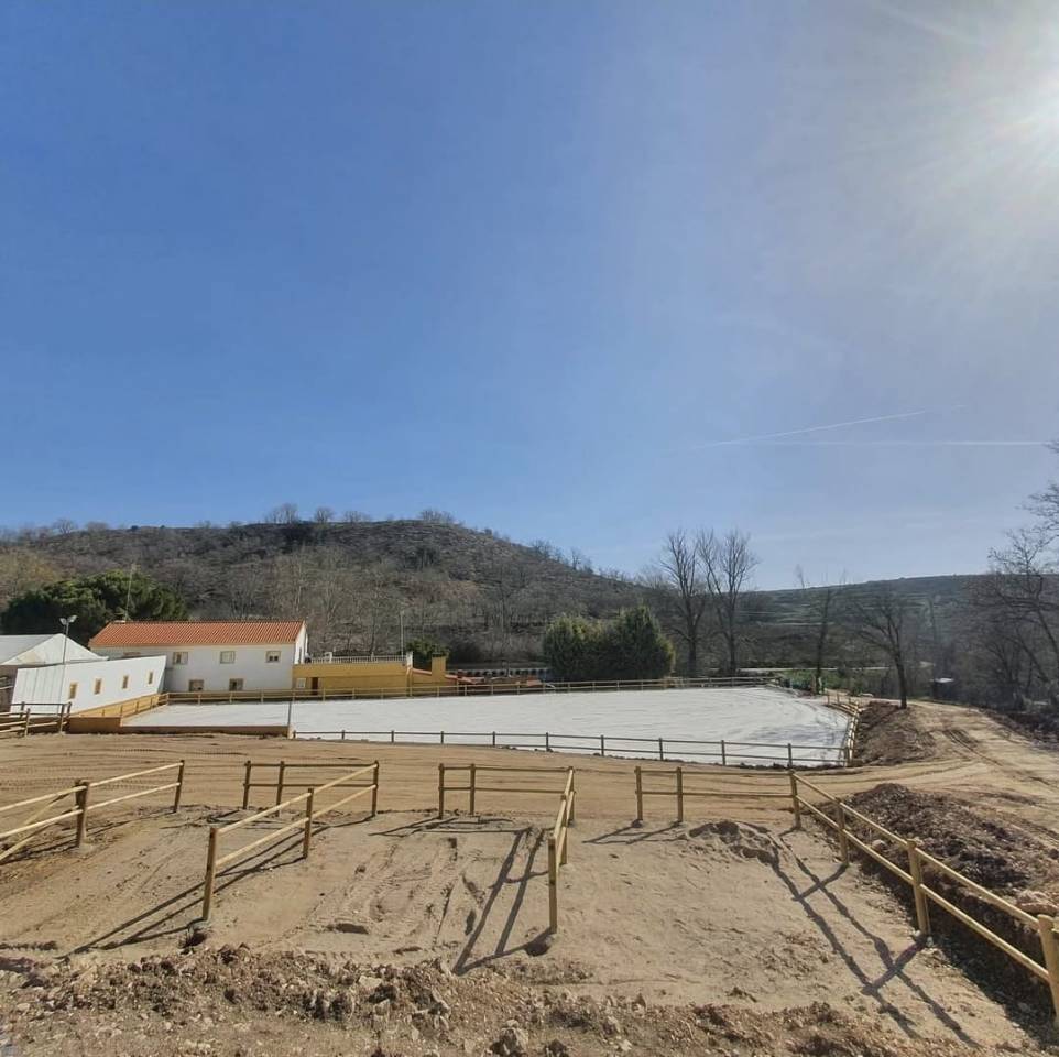 Finca Ecuestre con 2 Viviendas e Instalaciones Hipicas