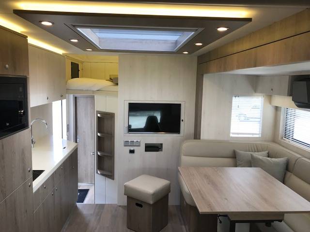 Camión para caballos Scania STX 2018 De segunda mano