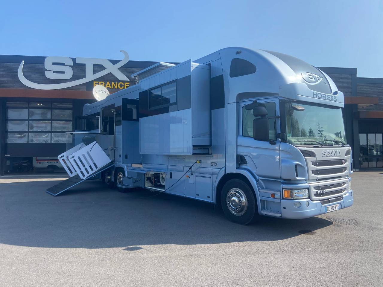 Camión para caballos Scania P 410 2017 De segunda mano