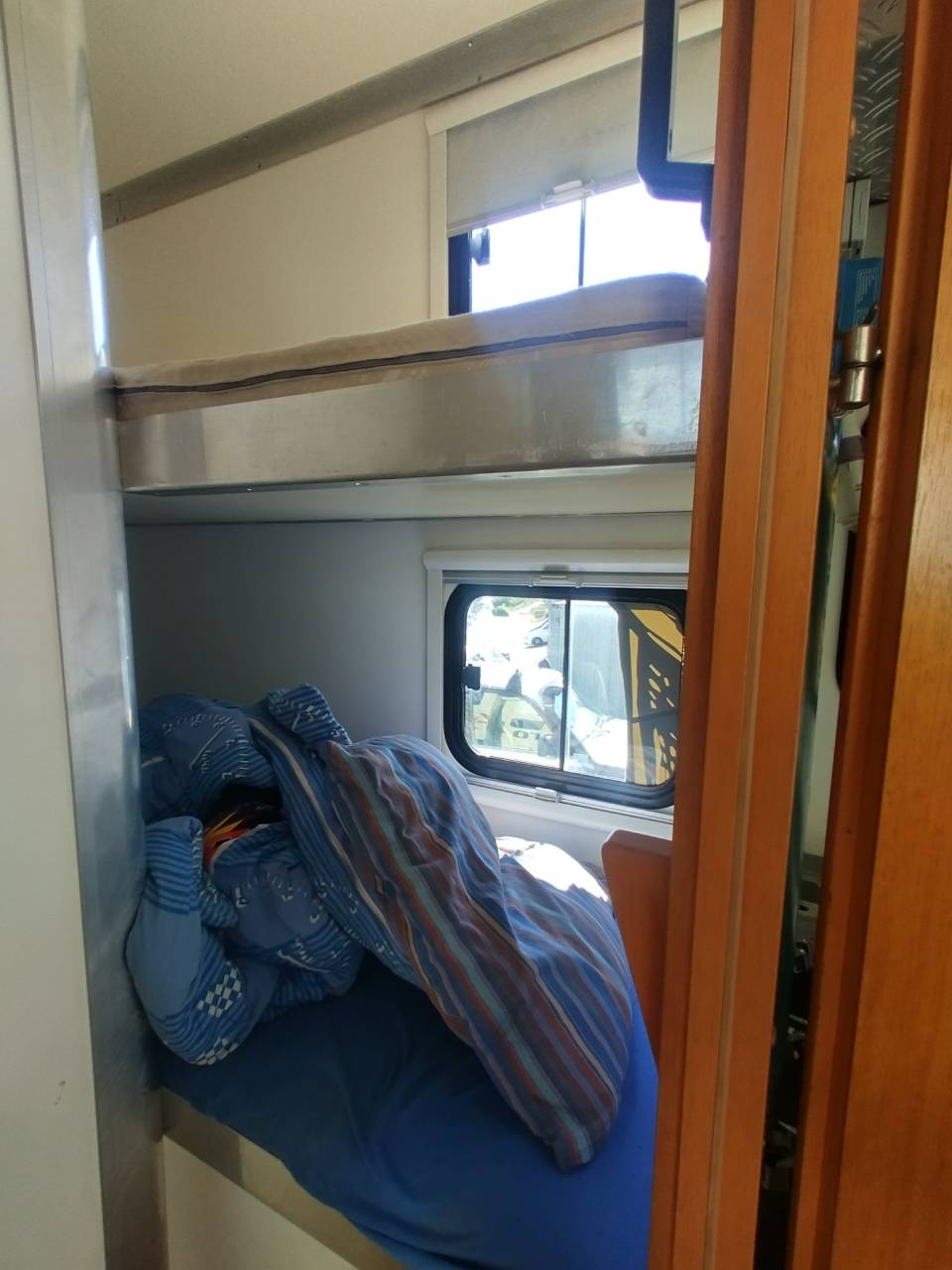 Camión para caballos Scania L144 6x2 2003 De segunda mano