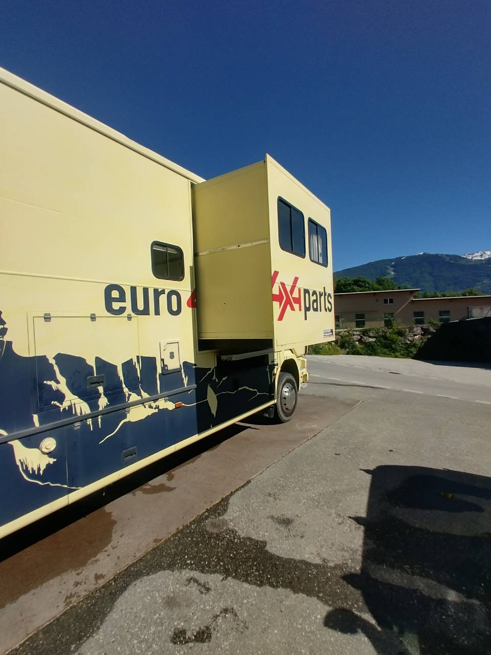 Camión para caballos Scania L144 6x2 2003 De segunda mano