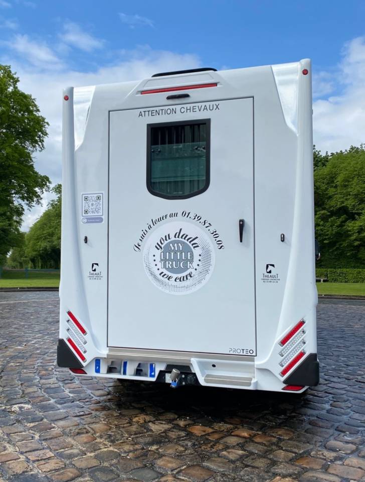 Furgoneta para caballos Theault Proteo 2020 De segunda mano