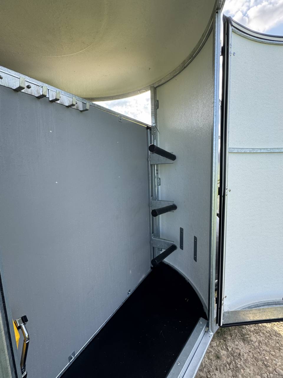 Van caballos Fautras Oblic +3 victorius 3 Caballos 2024 De segunda mano